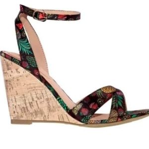 Avon Cushion Walk Summer Wedges Sandals Size 9